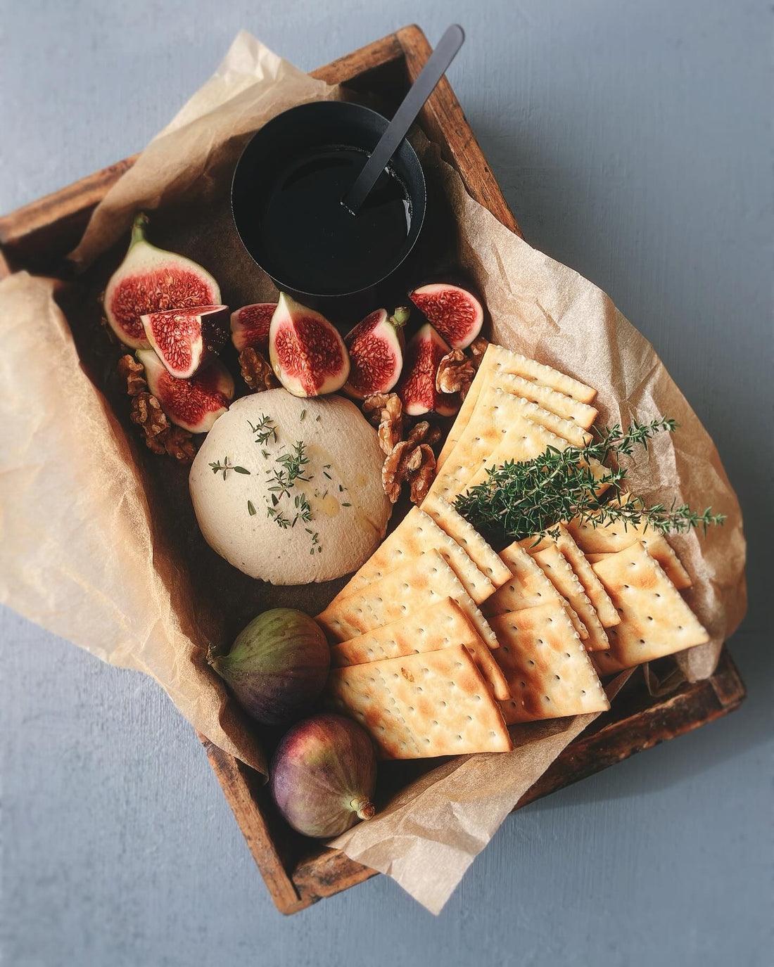 India pähkli kreemjuust tüümianiga